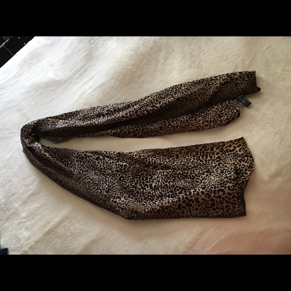 Scarf - Picture 2 of 5